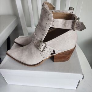 Stylish Studded Ankle Boots in Cream